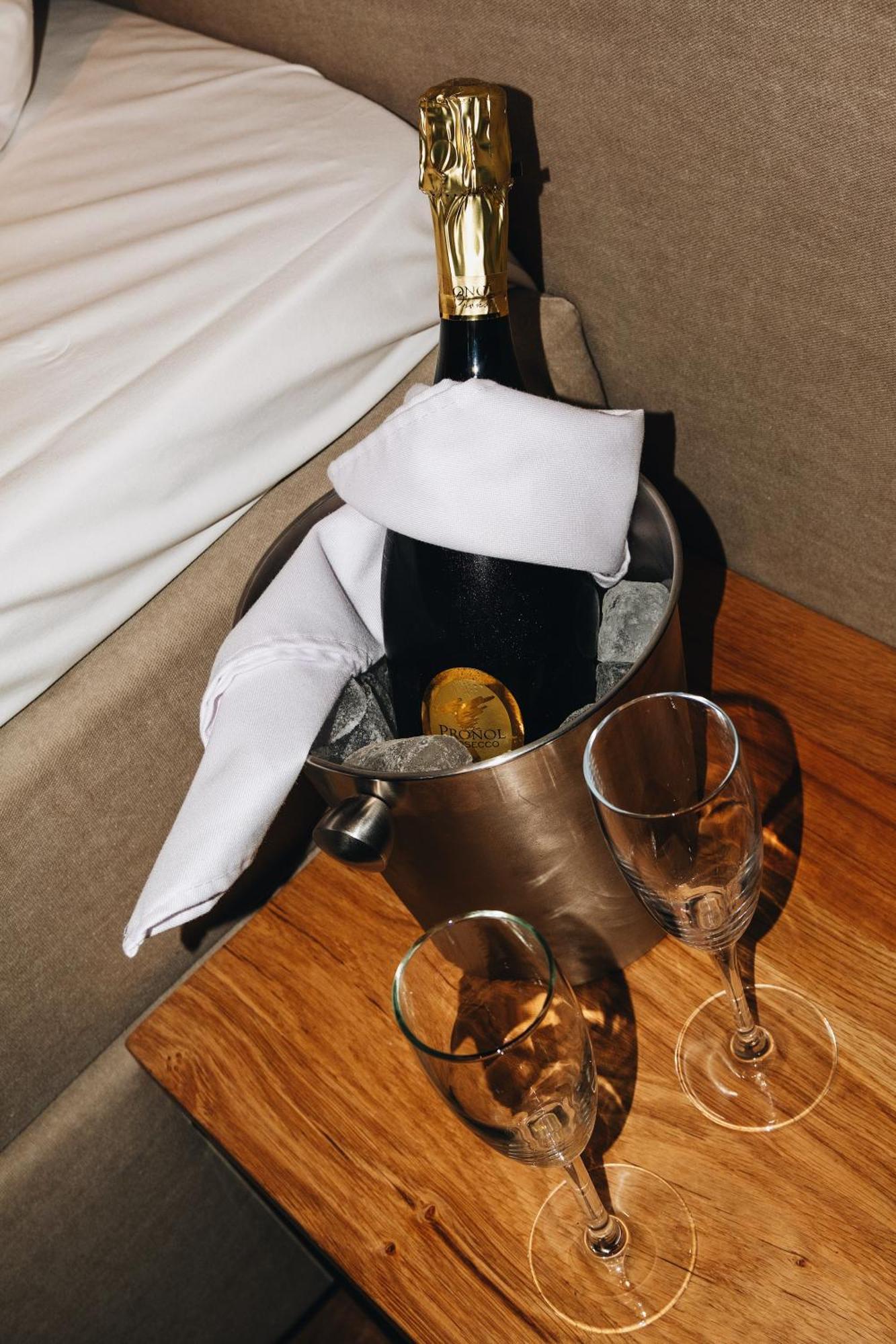 City Center Lodge Утрехт Екстериор снимка