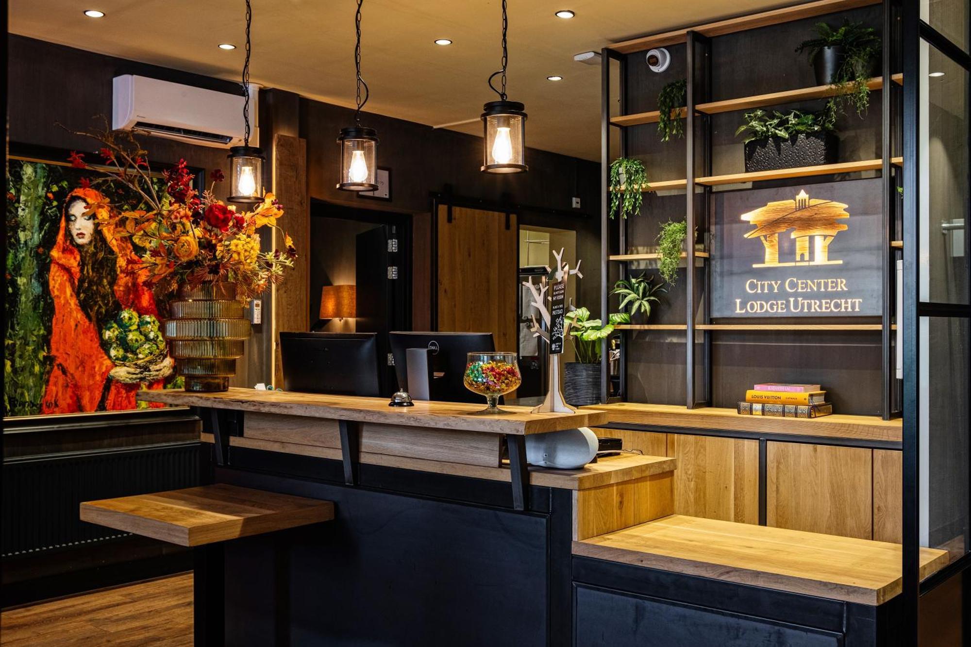 City Center Lodge Утрехт Екстериор снимка